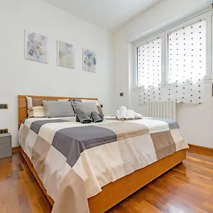  Appartamento Arcimboldi's Terrace & Private Parking